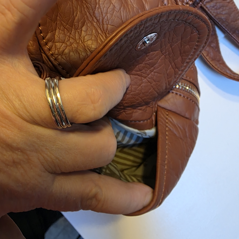 Angel Kiss Brown Handbag - Picture 8 of 12